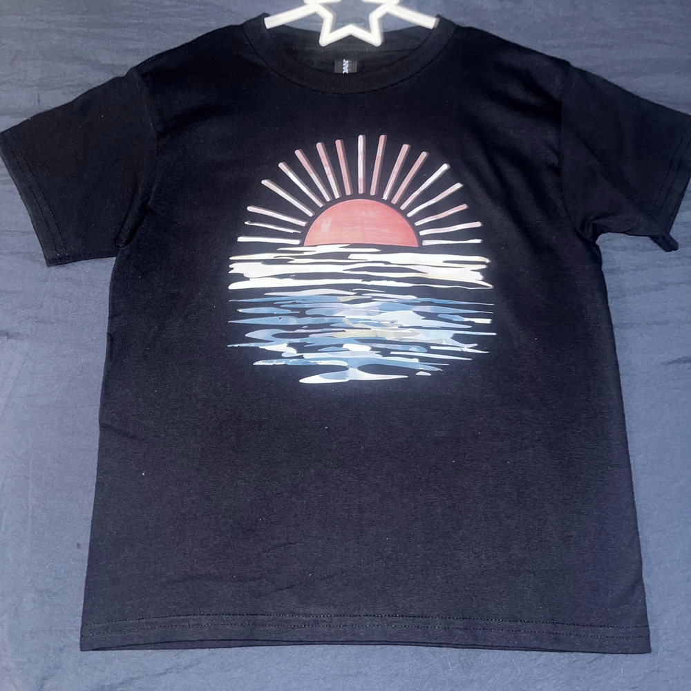 Kids Black Tee with Sunset Graphic Small Touth